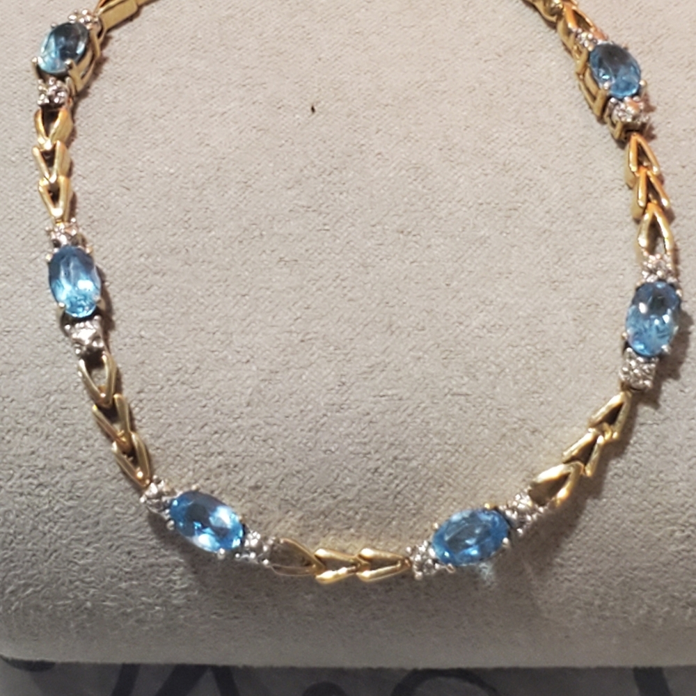 10kt Blue Topaz/Diamond Bracelet